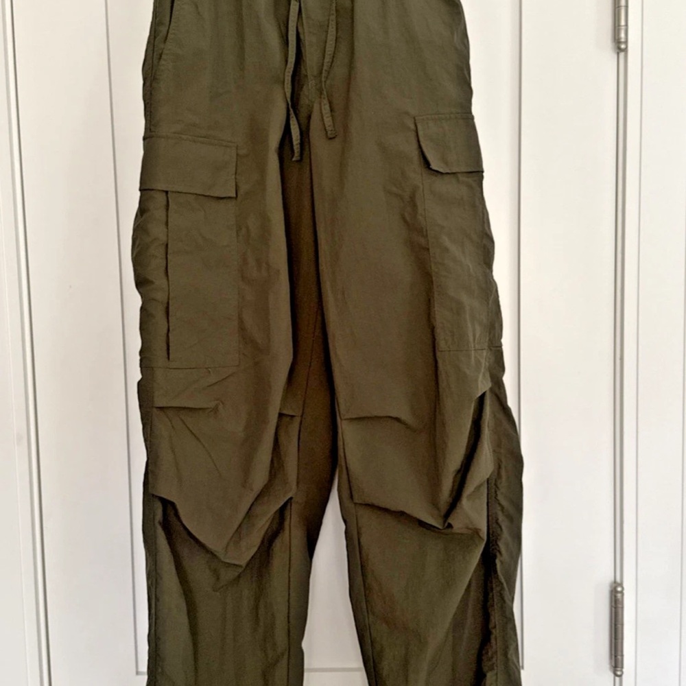 Uniform Bridge & Co. Men’s Size Medium Green Nylon Cargo Pants